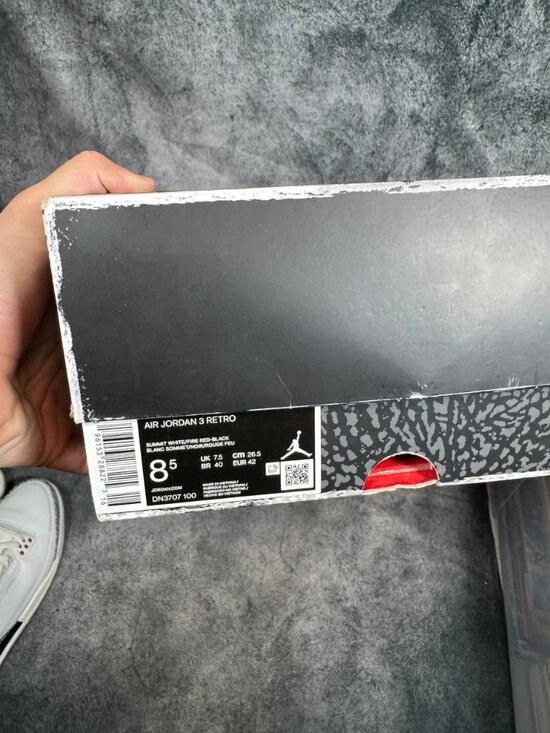 Size 8.5 | Jordan 3 White Cement With Box | Pre-Owned - Picture 7 of 9